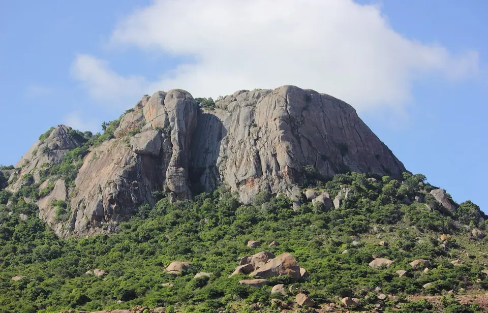 Hutridurga, hills & trekking near Bengaluru
