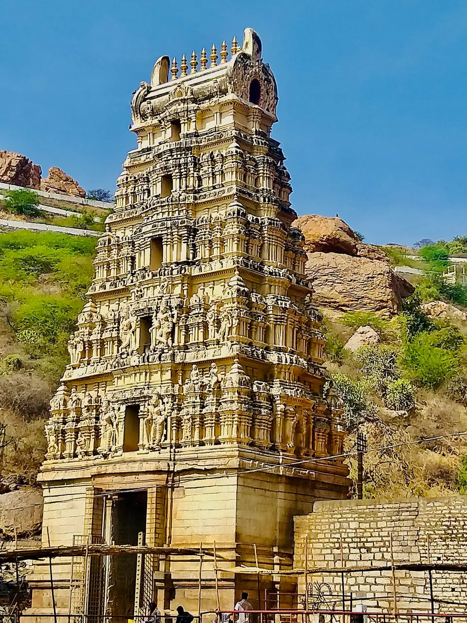 Yaganti Uma Maheswara Temple, temples near Bengaluru